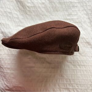 Carnaween Classic Irish Tweed Cap in Medium Brown, S